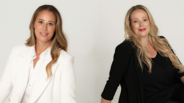 "Placements heben sich von der Masse ab" - Jeannine-Denise Stuiber (l.) und Kerstin Bensch, Gründerinnen der Agentur Particibrand - Quelle: Particibrand